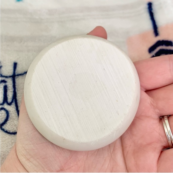 Vintage 3D Ellis Island Ceramic Family Travelers Decor Accent Display - Picture 6 of 6